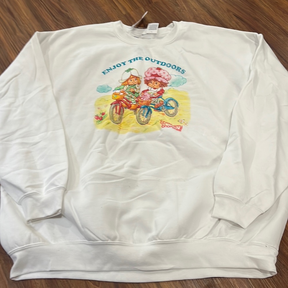 Strawberry Shortcake Enjoy the Outdoors crewneck Sz O/S